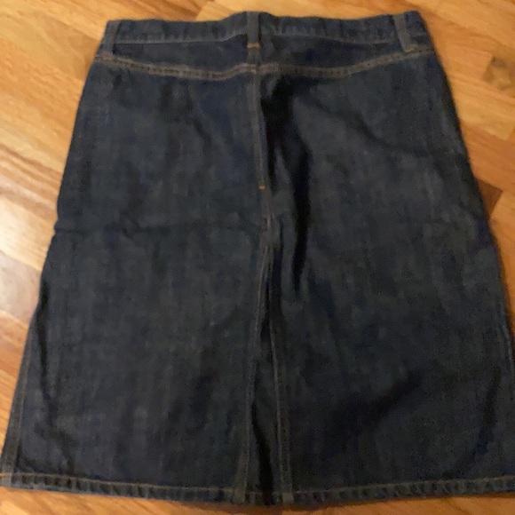 2 Gap demin skirts - Picture 4 of 4